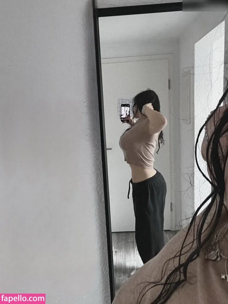 yasilisches Onlyfans Photo Gallery 