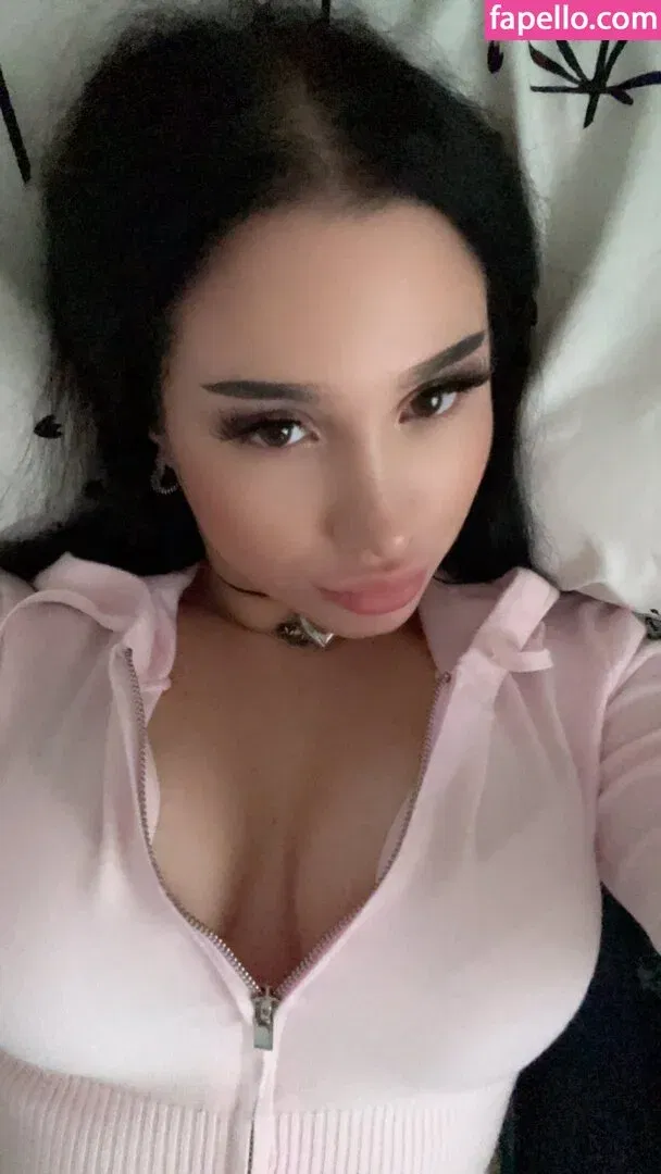 yasilisches Onlyfans Photo Gallery 