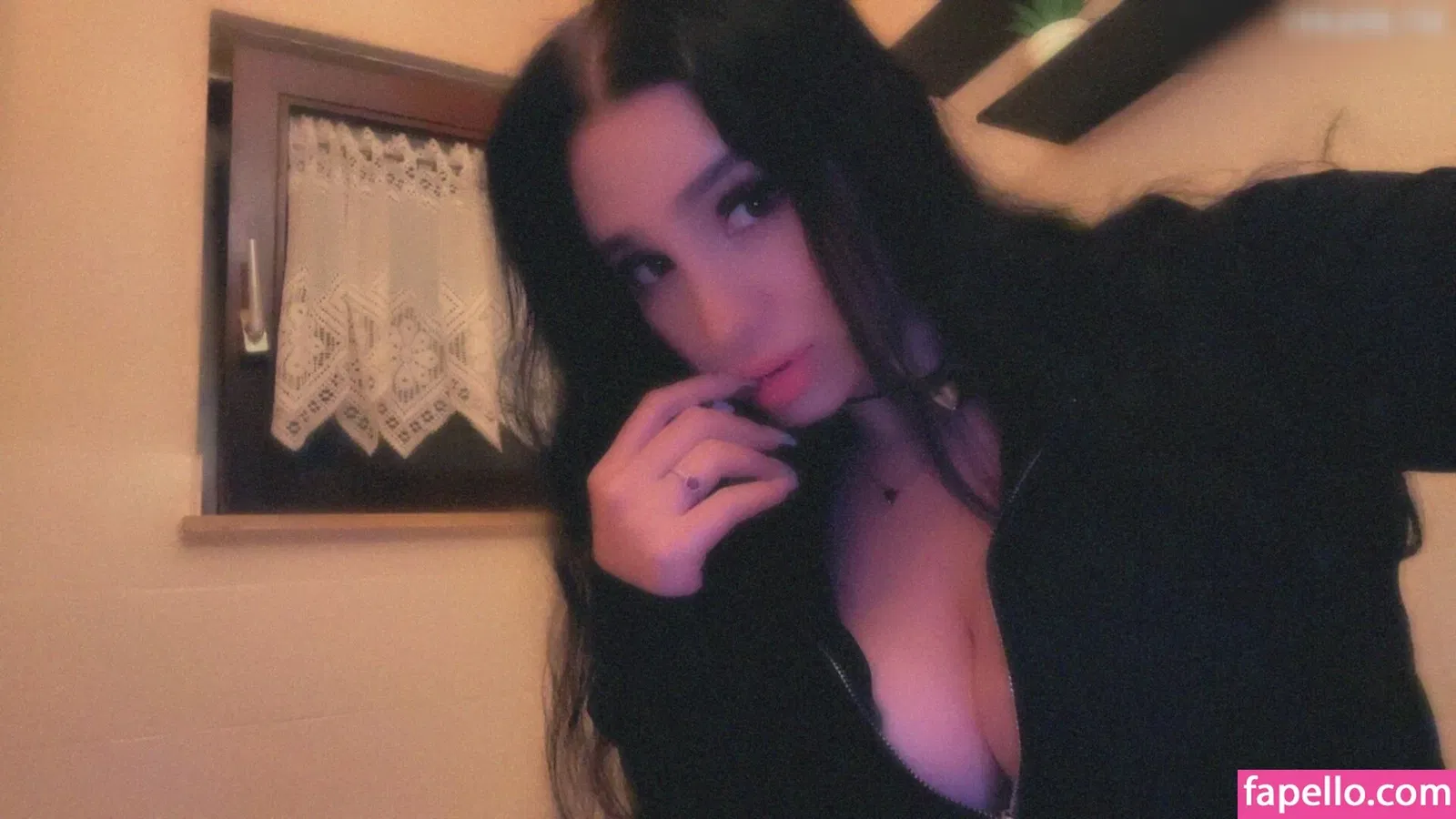 yasilisches Onlyfans Photo Gallery 