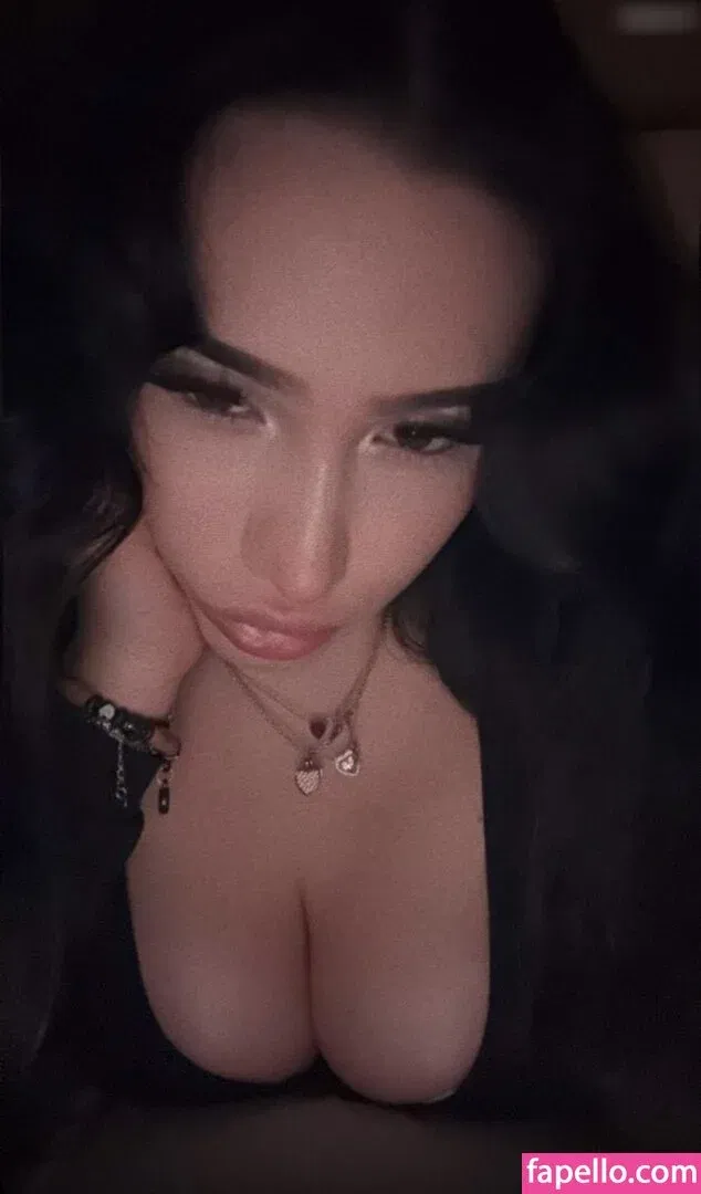 yasilisches Onlyfans Photo Gallery 