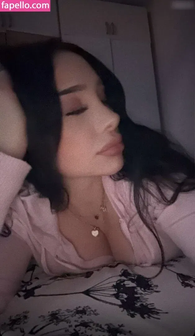 yasilisches Onlyfans Photo Gallery 