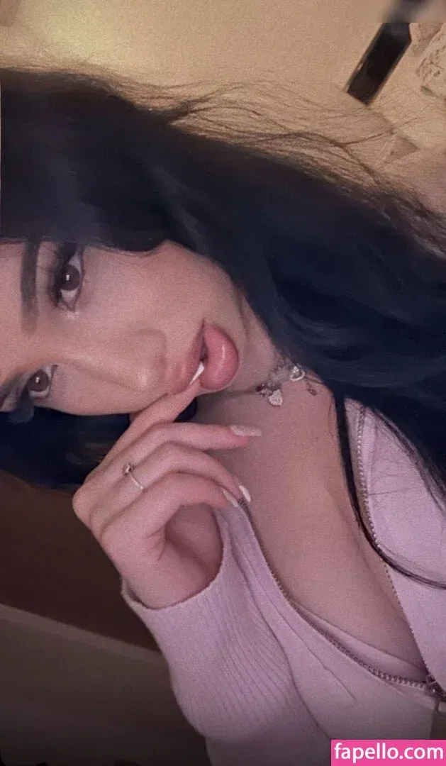 yasilisches Onlyfans Photo Gallery 