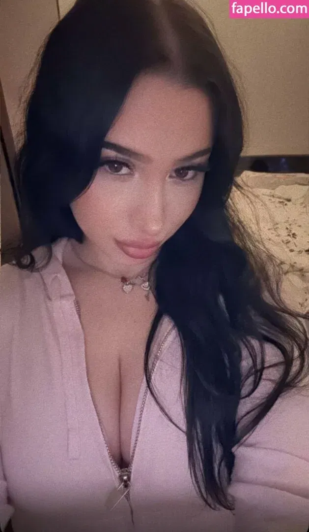 yasilisches Onlyfans Photo Gallery 