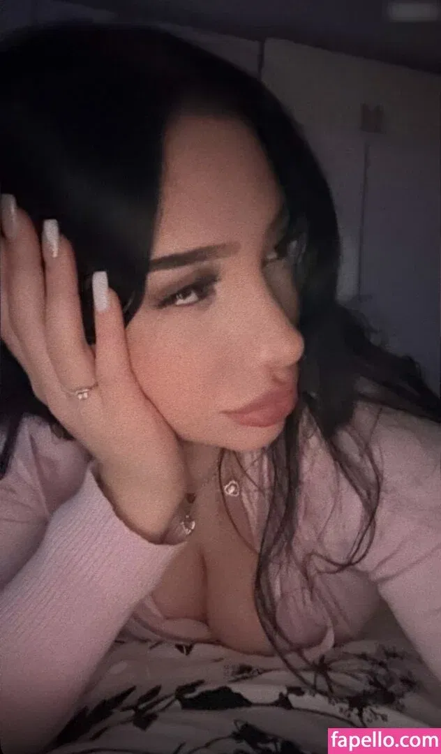 yasilisches Onlyfans Photo Gallery 