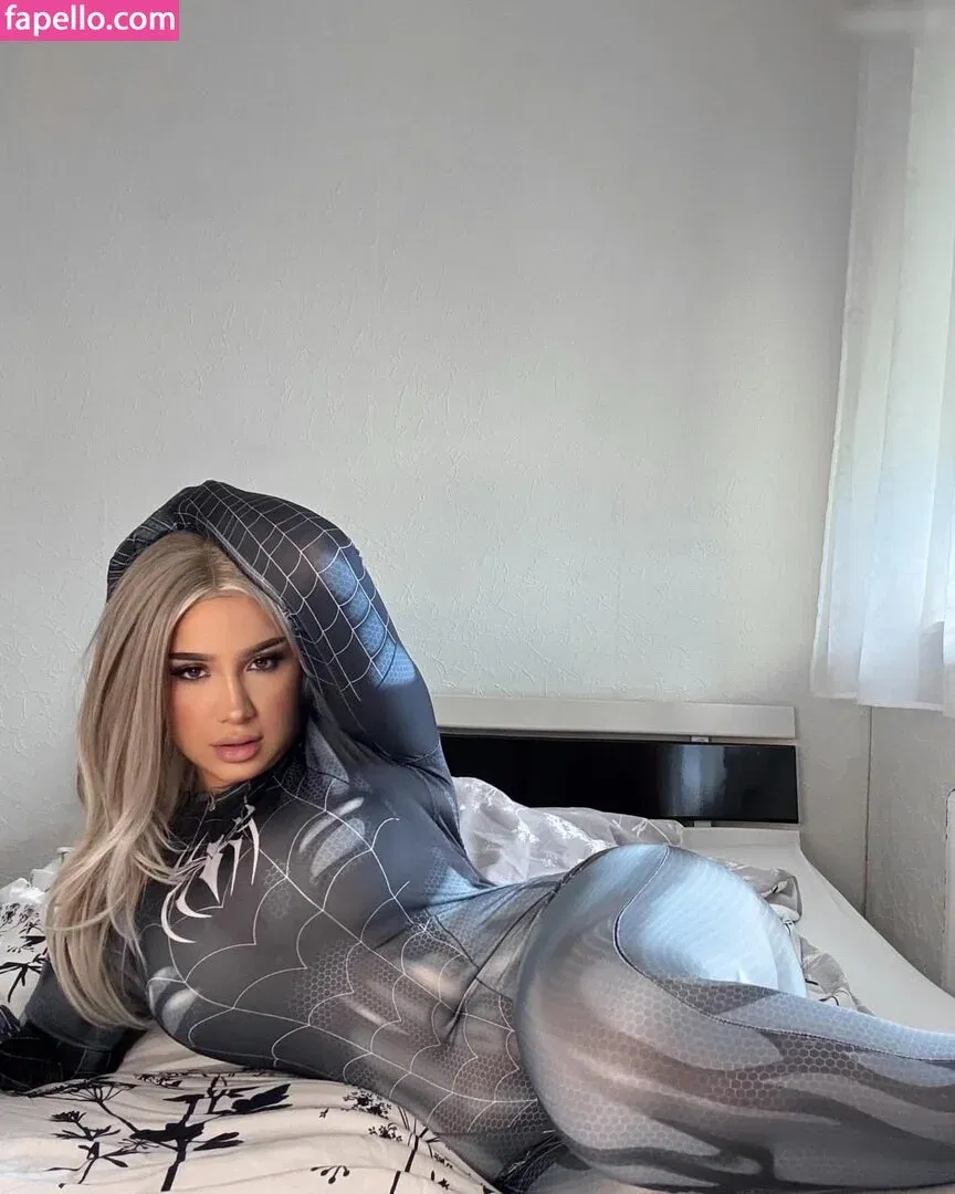 yasilisches Onlyfans Photo Gallery 