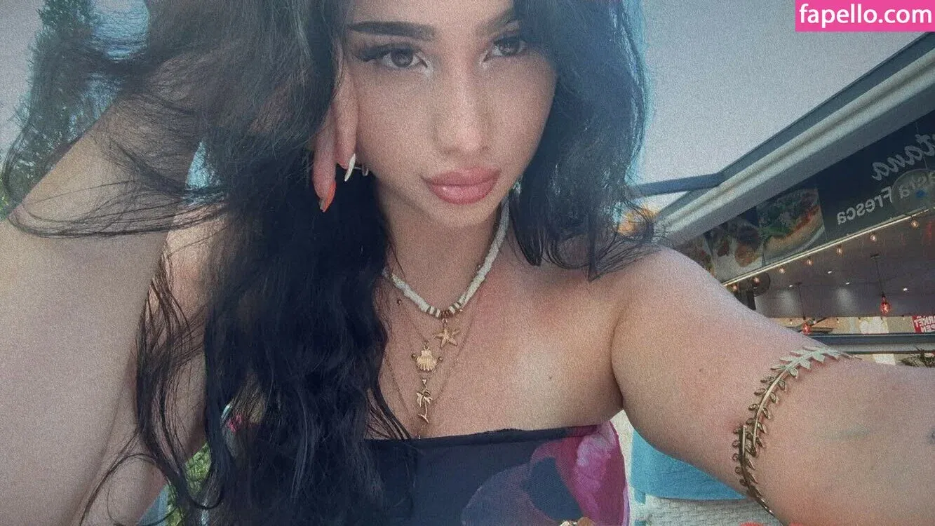 yasilisches Onlyfans Photo Gallery 