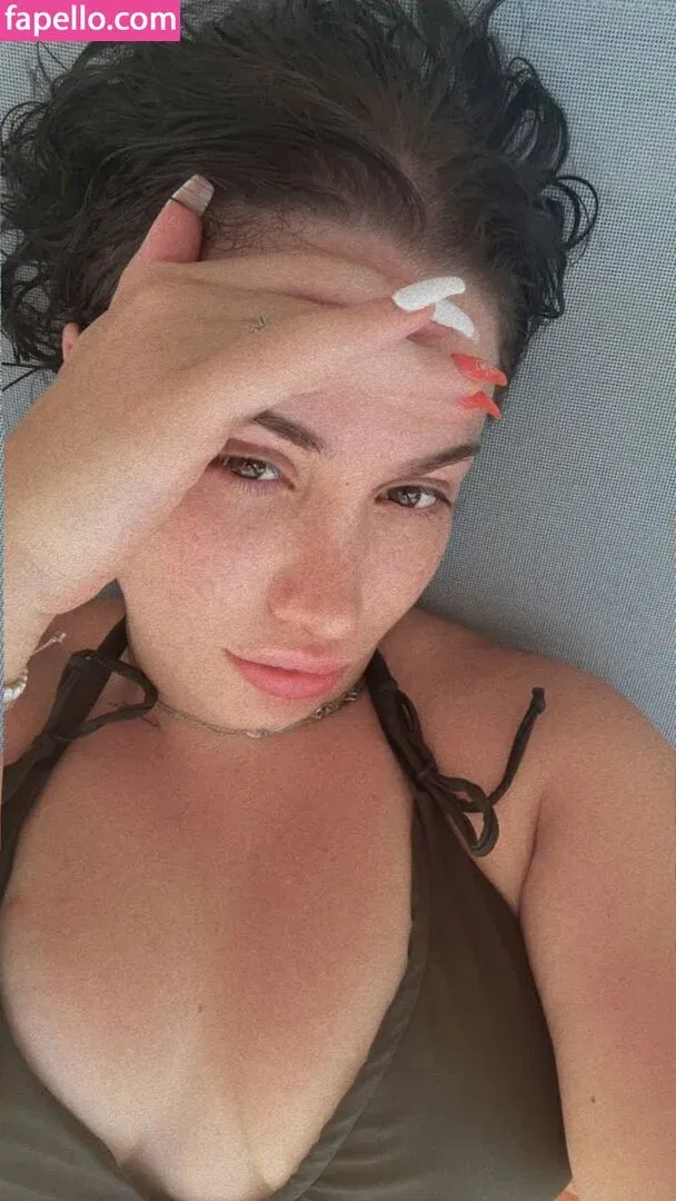 yasilisches Onlyfans Photo Gallery 