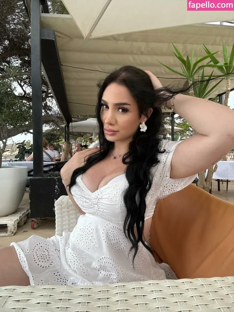 yasilisches Onlyfans Photo Gallery 