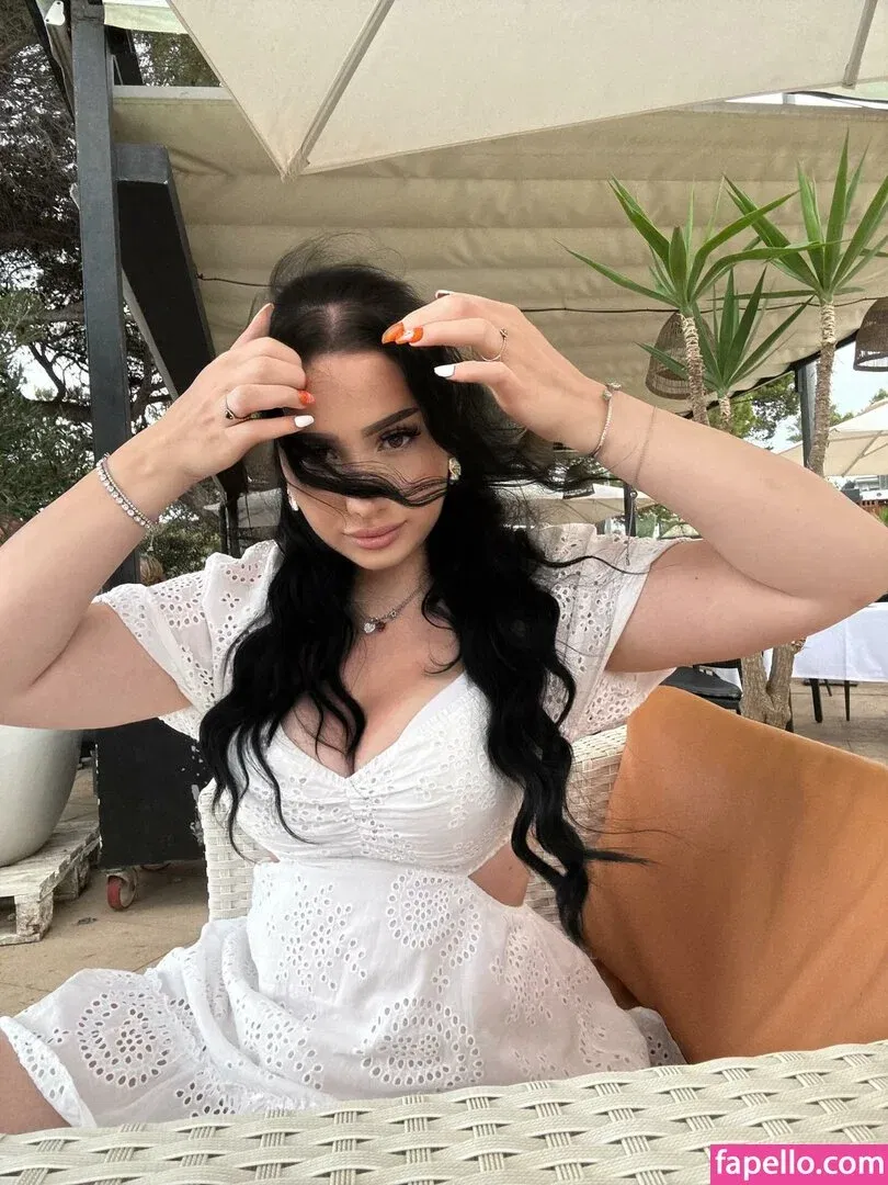 yasilisches Onlyfans Photo Gallery 