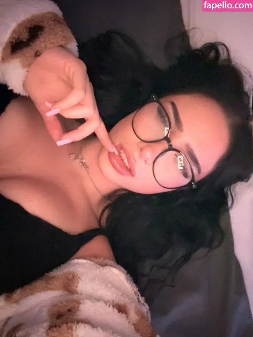 yasilisches Onlyfans Photo Gallery 