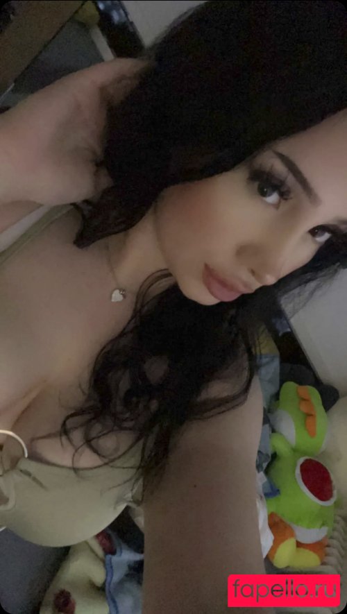 yasilisches Onlyfans Photo Gallery 