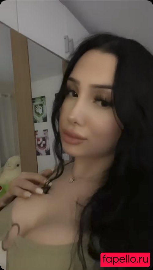 yasilisches Onlyfans Photo Gallery 