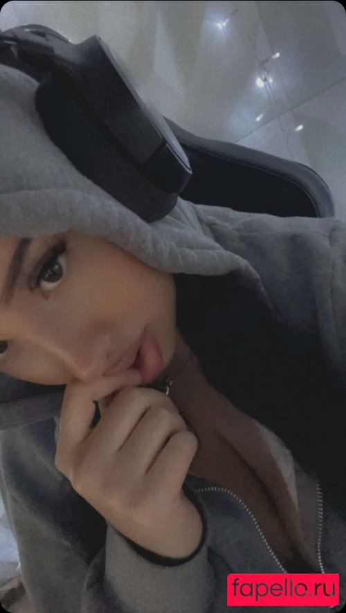 yasilisches Onlyfans Photo Gallery 