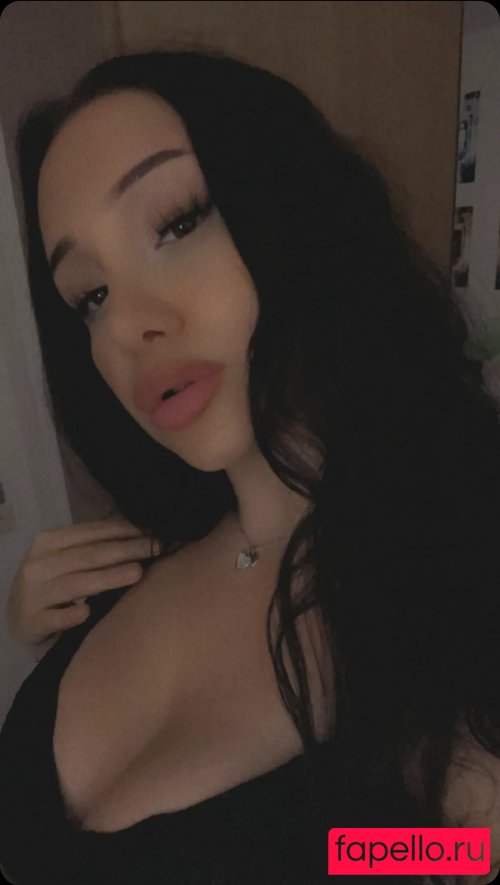 yasilisches Onlyfans Photo Gallery 