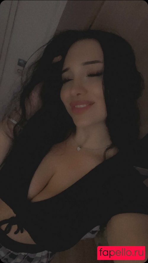 yasilisches Onlyfans Photo Gallery 