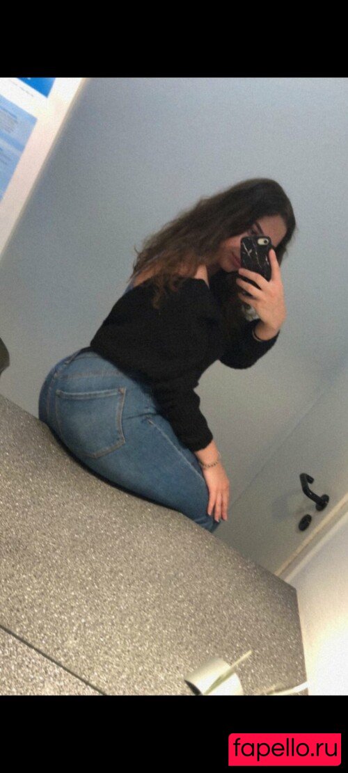 yasilisches Onlyfans Photo Gallery 