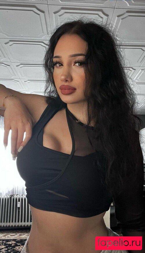 yasilisches Onlyfans Photo Gallery 