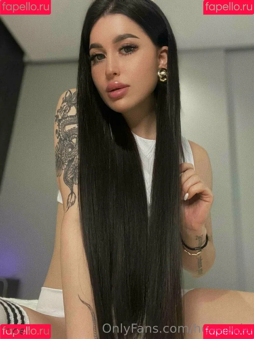honeyaly Onlyfans Photo Gallery 