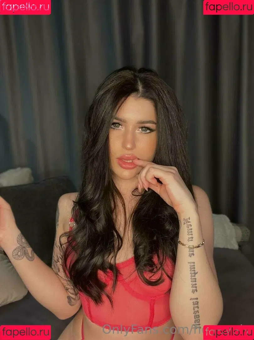 honeyaly Onlyfans Photo Gallery 