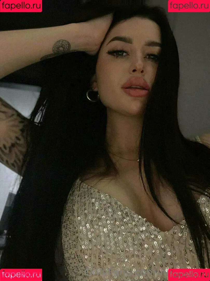 honeyaly Onlyfans Photo Gallery 