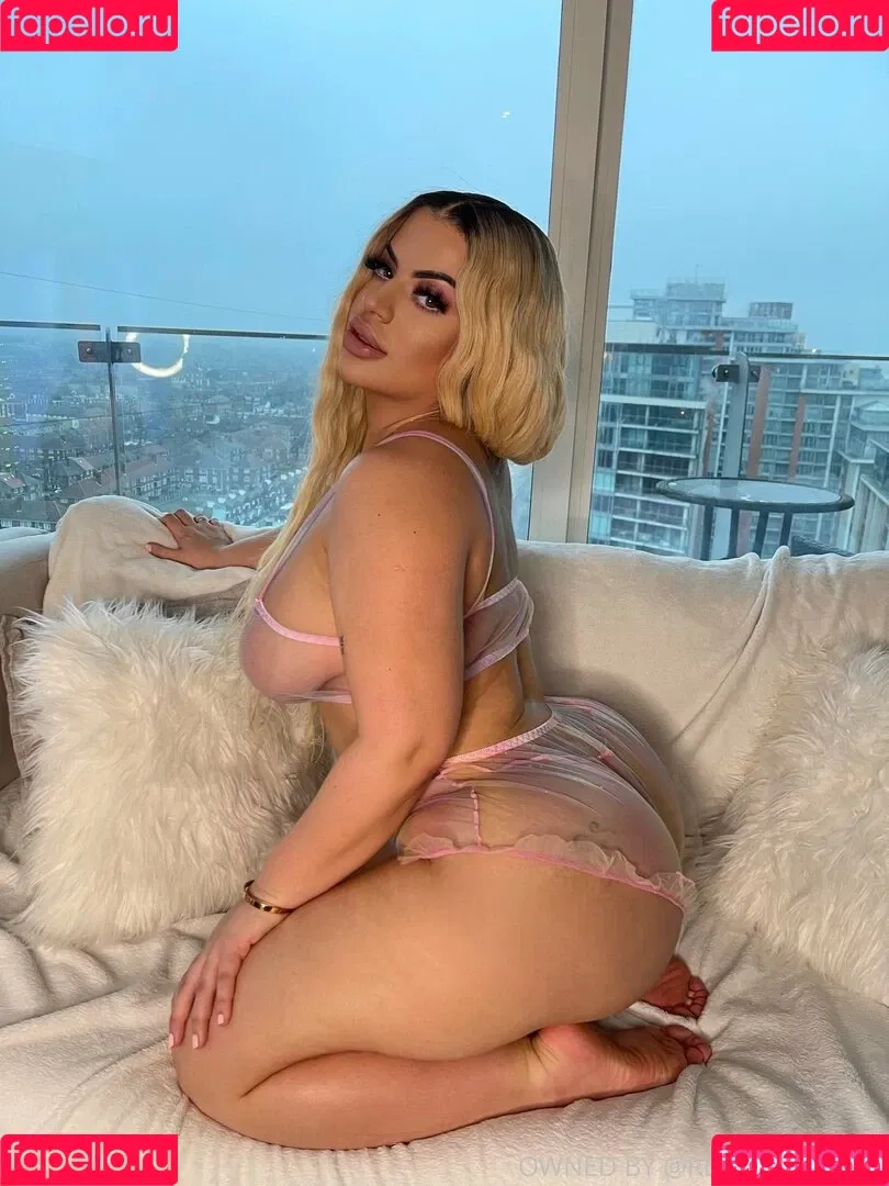 lissaaires Onlyfans Photo Gallery 
