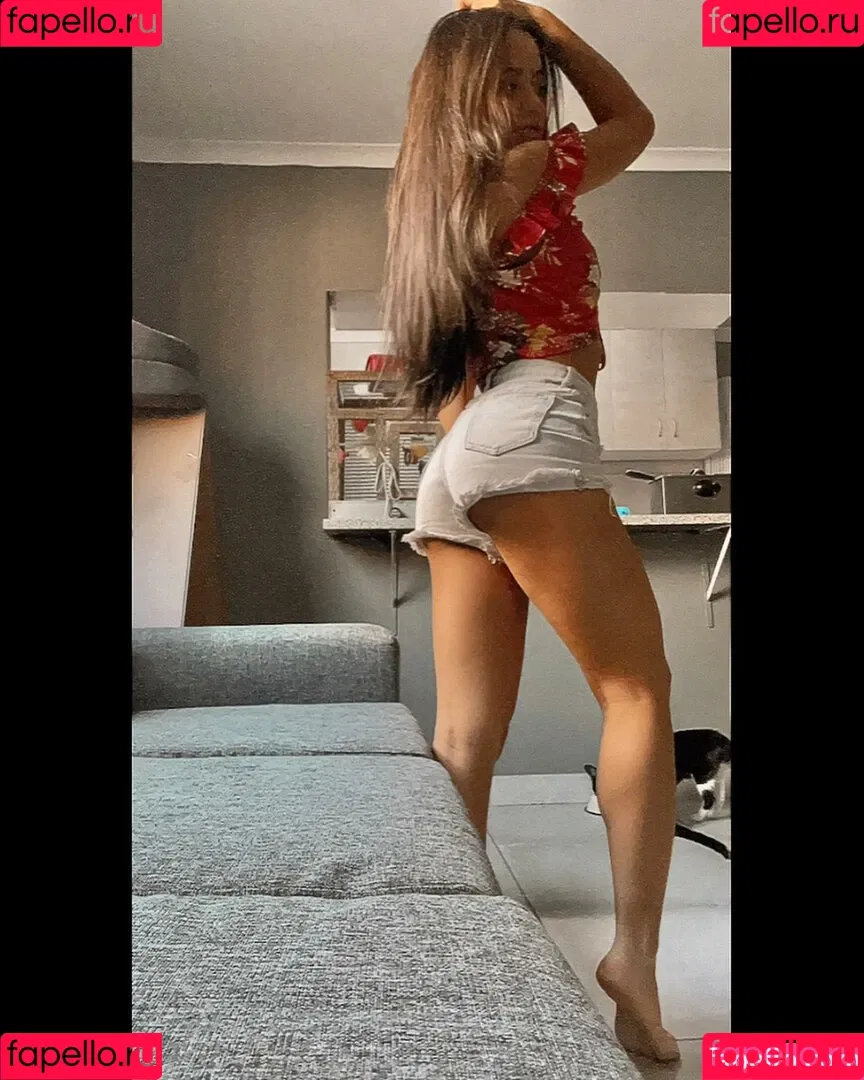 Farzaana Isaacs Onlyfans Photo Gallery 