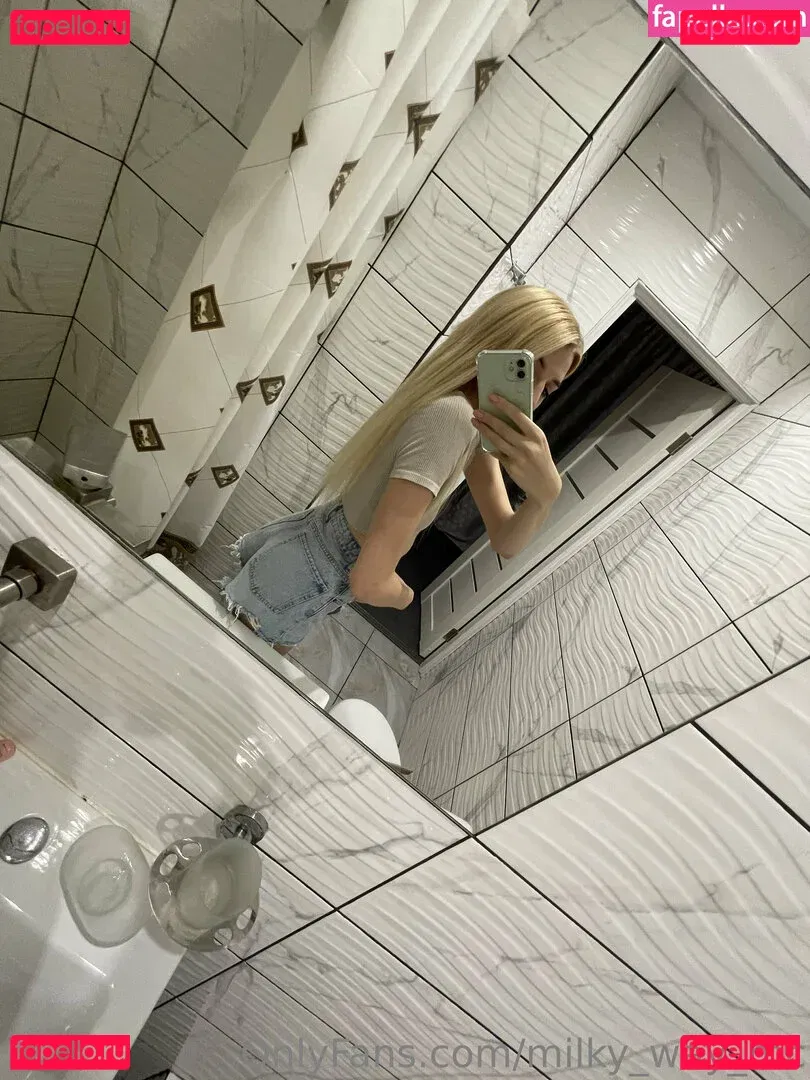 milana_candy Onlyfans Photo Gallery 