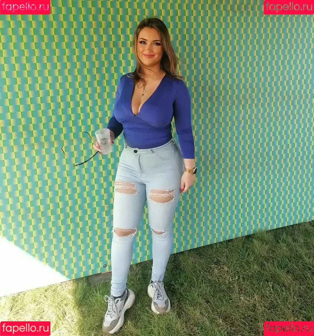 Esmeralda Onlyfans Photo Gallery 