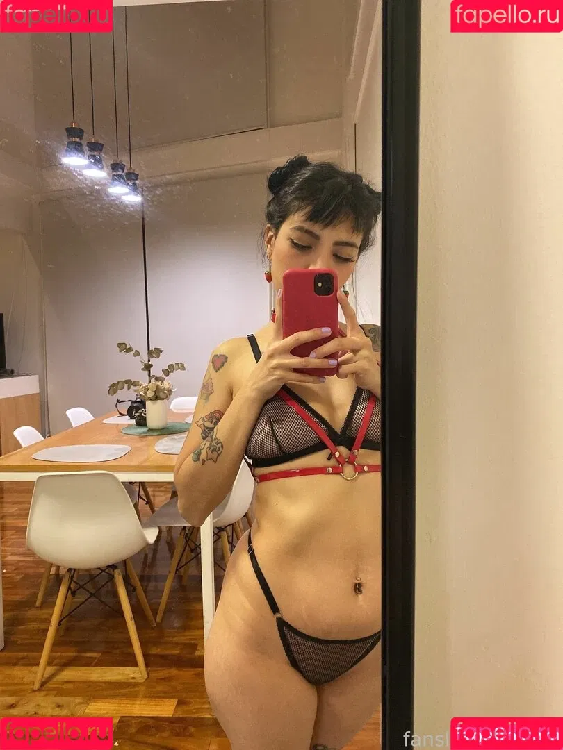 waifukiwa Onlyfans Photo Gallery 
