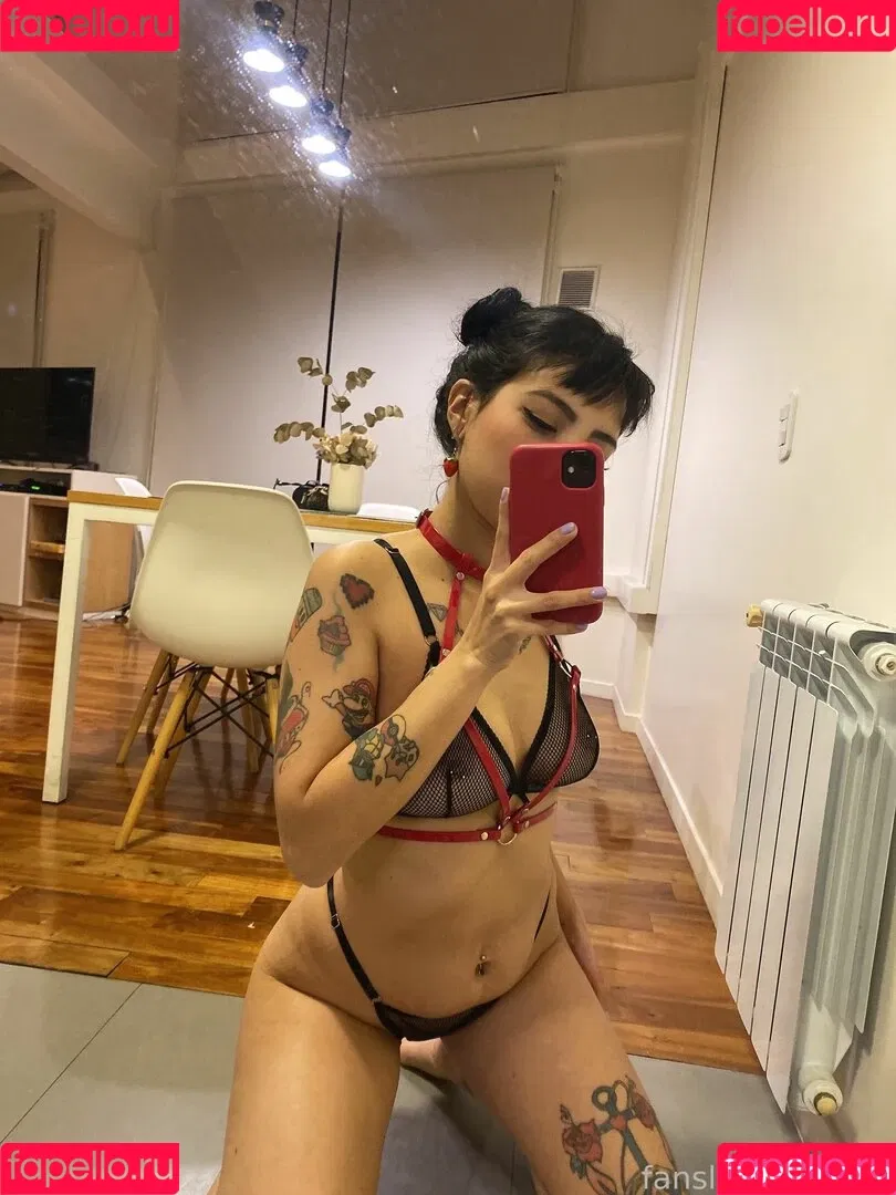waifukiwa Onlyfans Photo Gallery 
