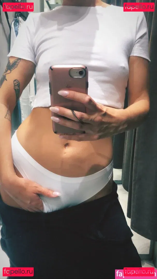 waifukiwa Onlyfans Photo Gallery 