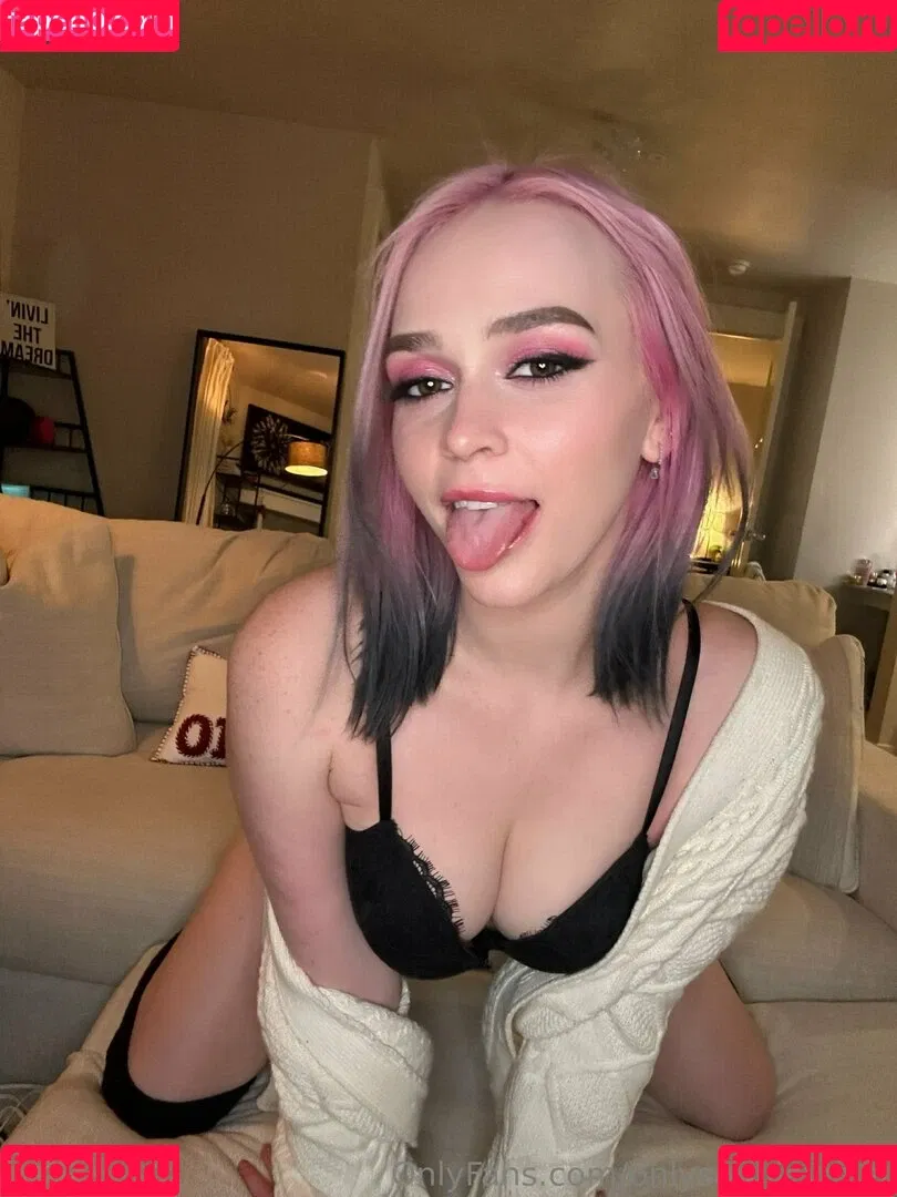 onlysophieviolet Onlyfans Photo Gallery 