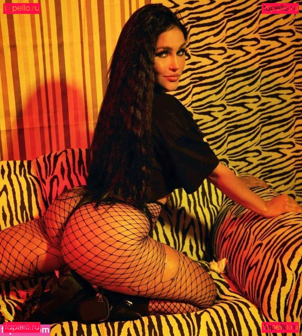 Flay Onlyfans Photo Gallery 