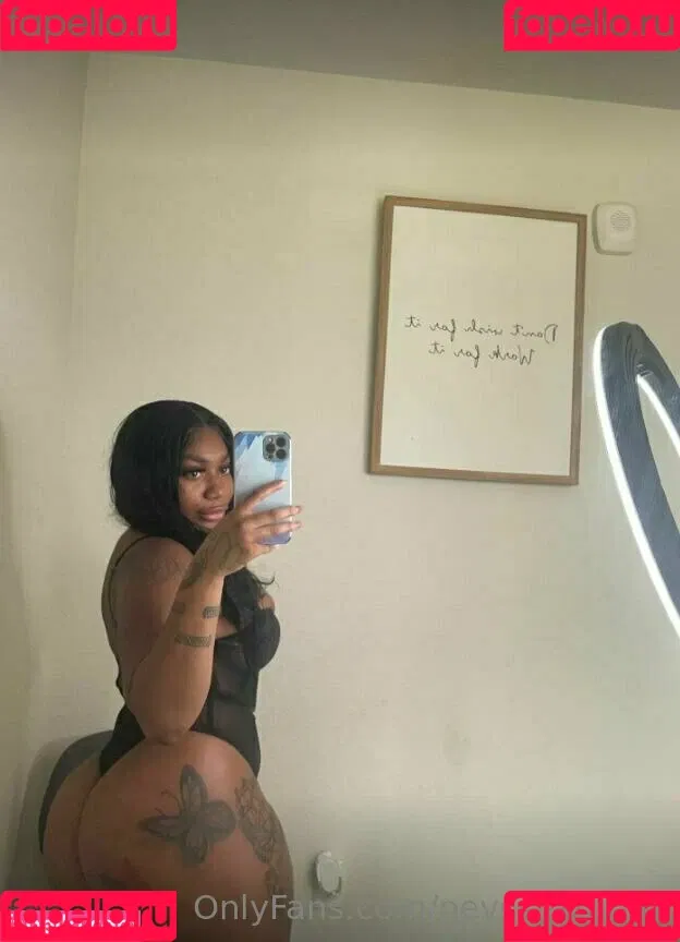 nevssextapes Onlyfans Photo Gallery 