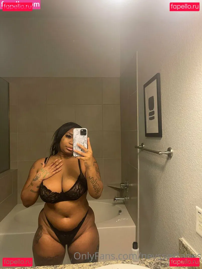 nevssextapes Onlyfans Photo Gallery 