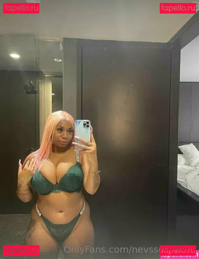 nevssextapes Onlyfans Photo Gallery 