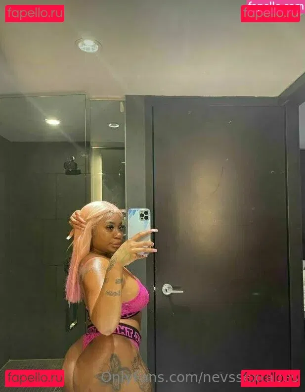 nevssextapes Onlyfans Photo Gallery 