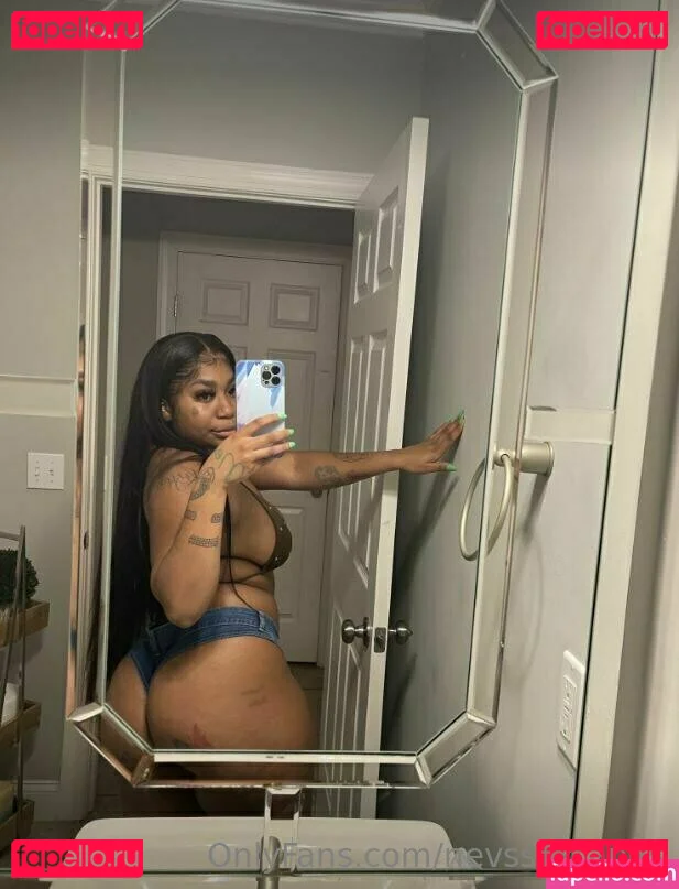 nevssextapes Onlyfans Photo Gallery 