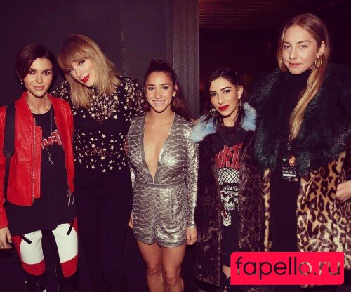 Aly Raisman Onlyfans Photo Gallery 