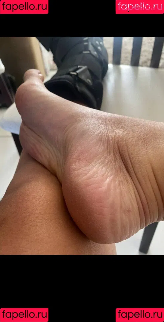 Suelyn Goncalves Onlyfans Photo Gallery 