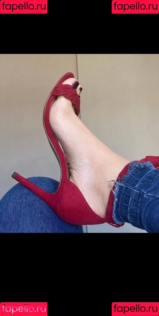 Suelyn Goncalves Onlyfans Photo Gallery 