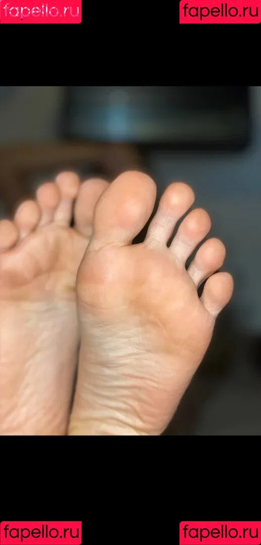 Suelyn Goncalves Onlyfans Photo Gallery 