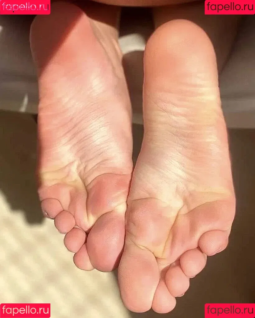 Suelyn Goncalves Onlyfans Photo Gallery 