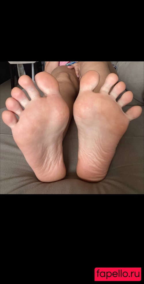 Suelyn Goncalves Nude Onlyfans Photo 40