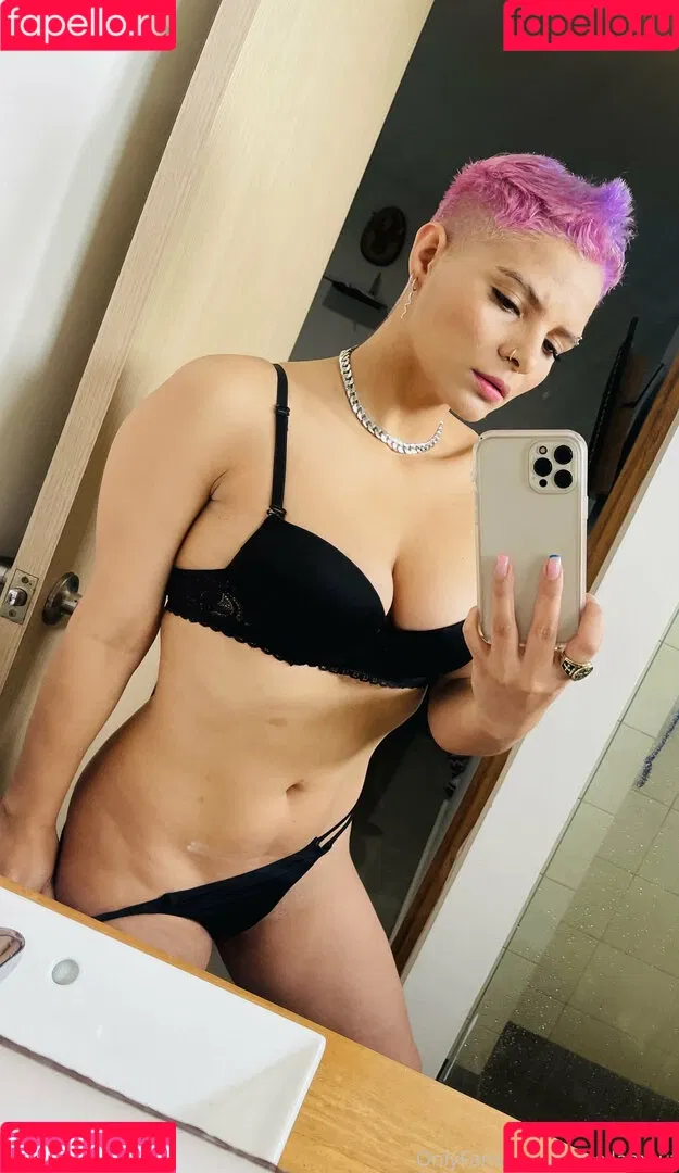 isabellamout1 Onlyfans Photo Gallery 