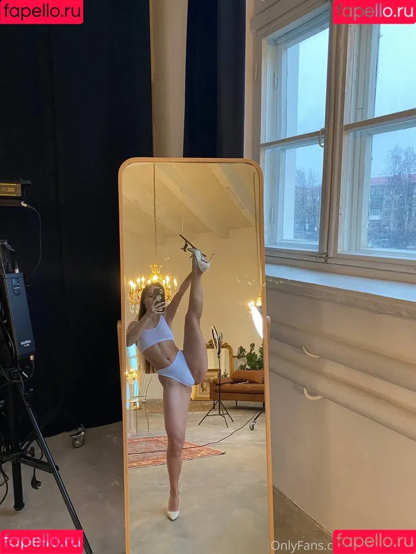 Saldyrkina Oksana Onlyfans Photo Gallery 