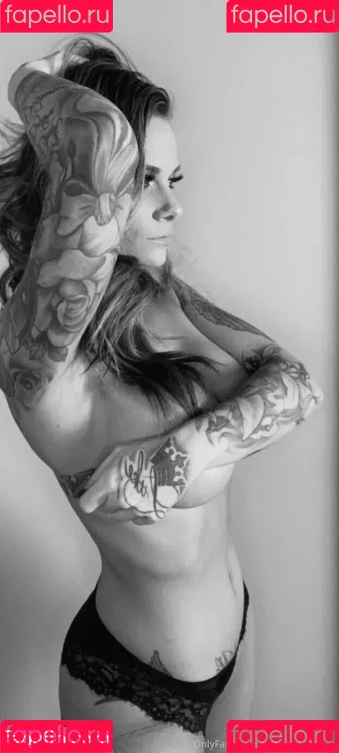 chroniclesofatiredassmom Onlyfans Photo Gallery 