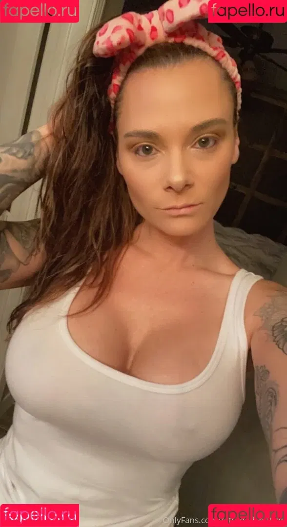 chroniclesofatiredassmom Onlyfans Photo Gallery 