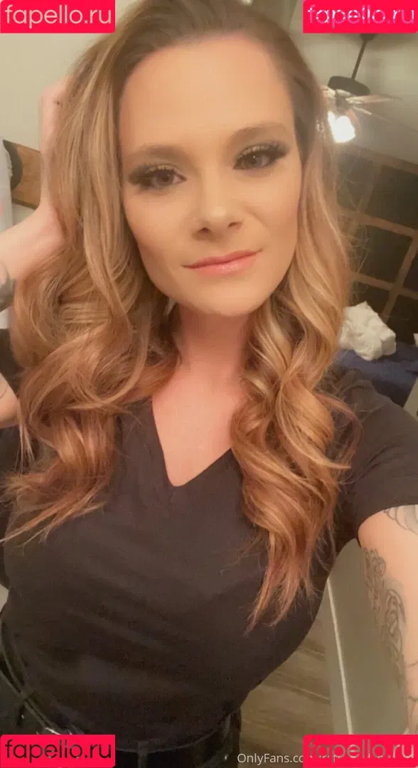 chroniclesofatiredassmom Onlyfans Photo Gallery 