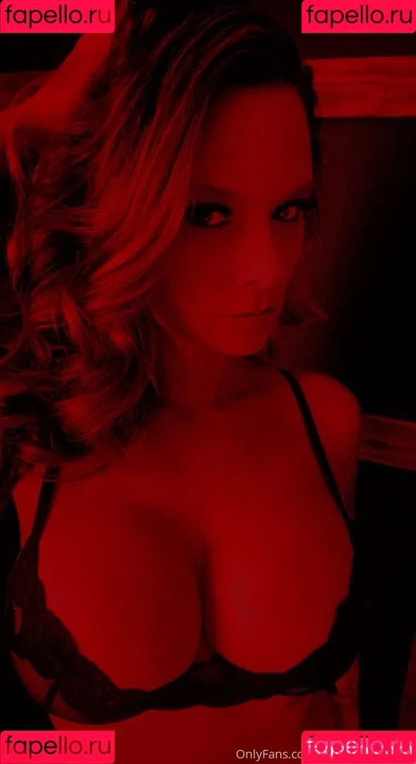 chroniclesofatiredassmom Onlyfans Photo Gallery 